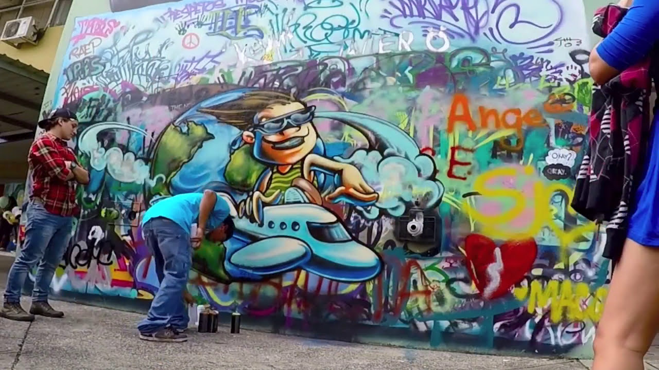 video thumbnail for 'Graffiti en la USMA: Una mirada fascinante al proyecto artístico de Panamá'